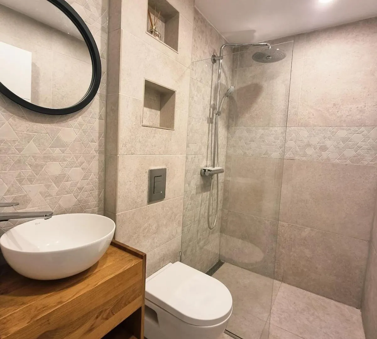 Cozy And Colorful Apartment In Plovdiv Center