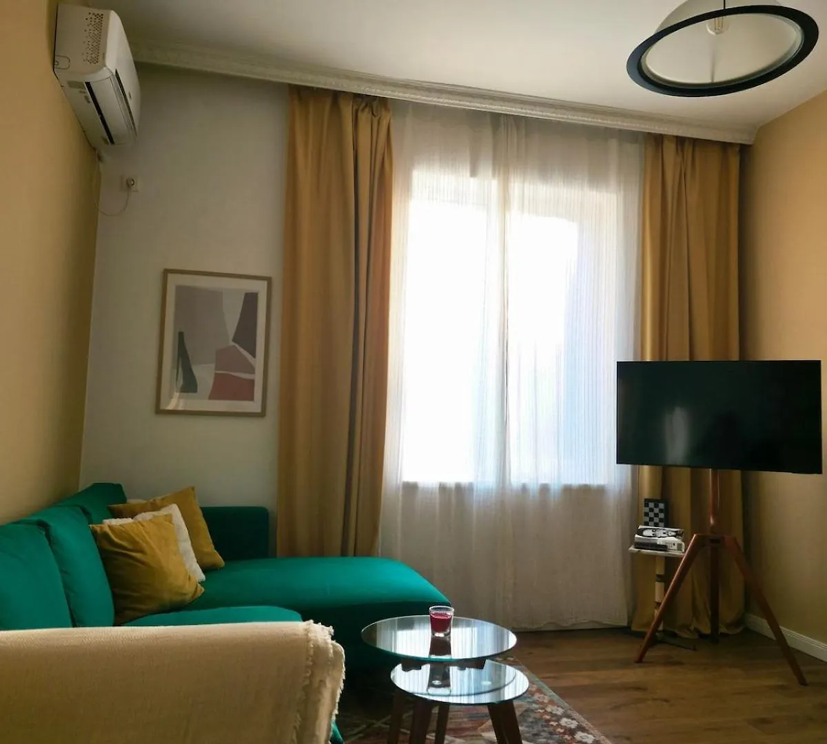 Cozy And Colorful Apartment In Plovdiv Center