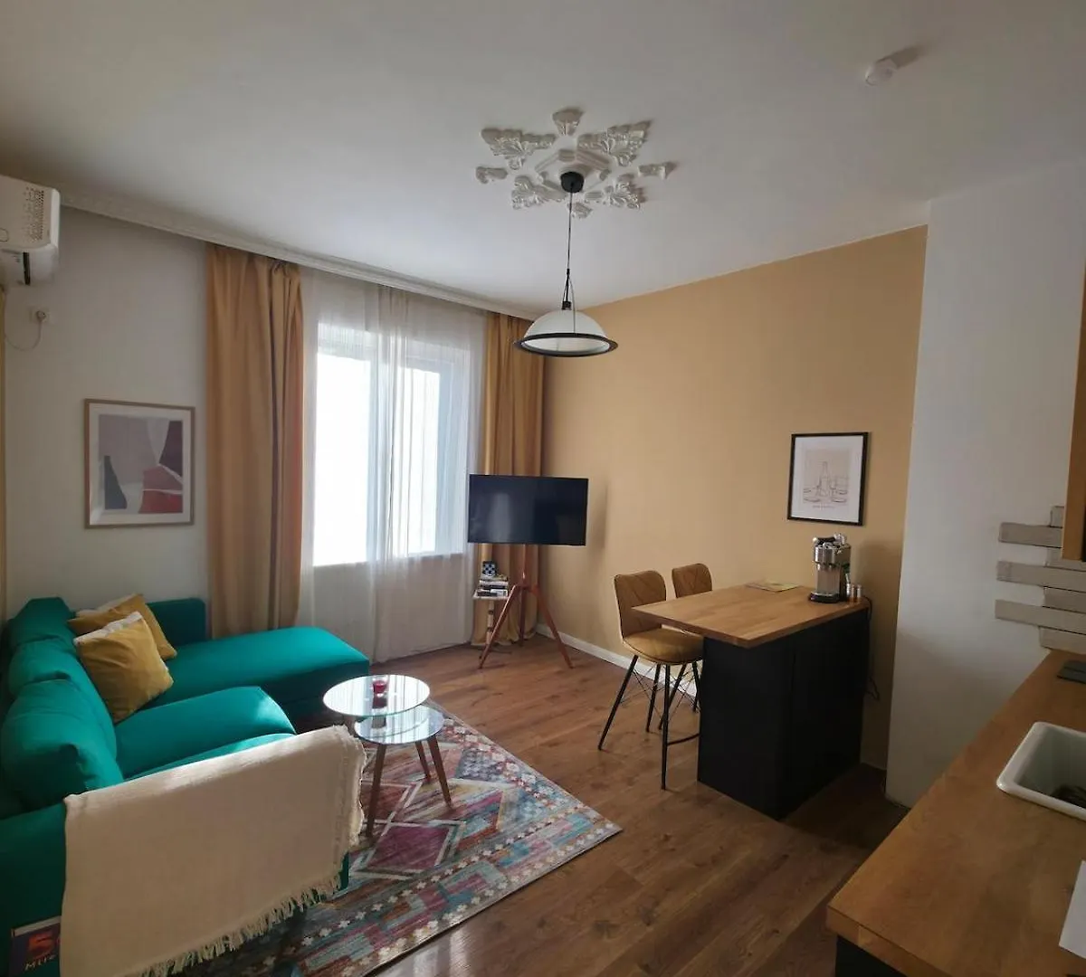 Cozy And Colorful Apartment In Plovdiv Center Bulgaristan