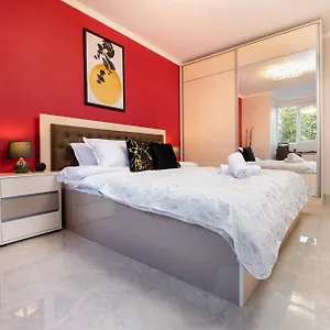  Apartment Modern & Elegant Center